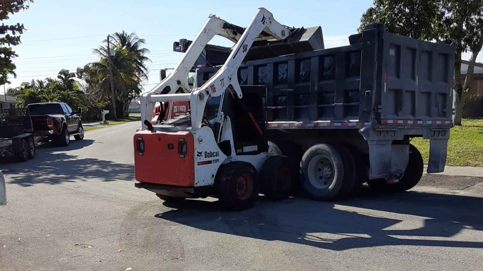 BOBCAT DEMOLITION - DYNAMIC REMVOAL SERVICES - ESCAVATOR